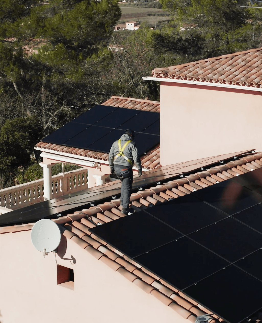 Installation photovoltaïque 24KWc en autoconsommation sur toit plat à Meyreuil dans le 13